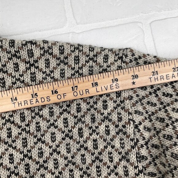 LL Bean Cardigan Women Large Beige Gray Diamond Metal Clasp Wool Norway Sweater - Picture 11 of 13